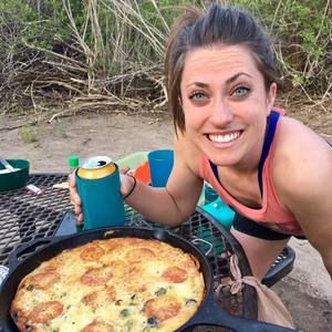 Meet your Posher, Hilary